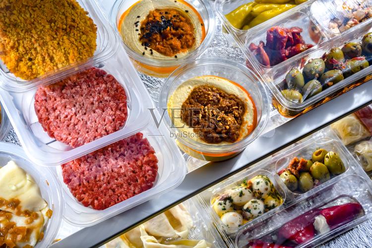 方寸之间的信任 预包装食品塑料盒的视觉叙事与安全感知