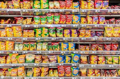 在上海办理预包装食品经营许可证难吗？流程、条件与避坑指南